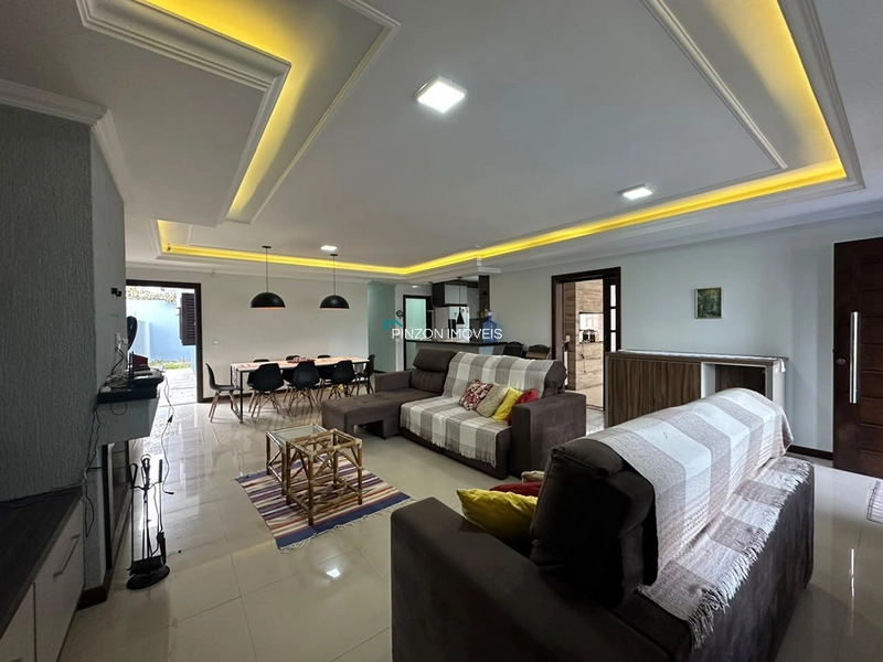 EXCELENTE CASA COM PISCINA A UMA QUADRA DO MAR: 4ª foto da galeria de imagens do imóvel