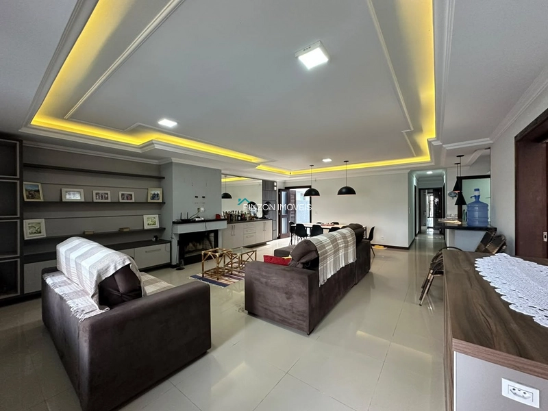 EXCELENTE CASA COM PISCINA A UMA QUADRA DO MAR: 3ª foto da galeria de imagens do imóvel