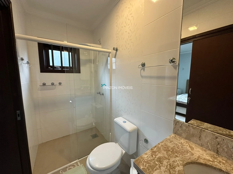 EXCELENTE CASA COM PISCINA A UMA QUADRA DO MAR: 7ª foto da galeria de imagens do imóvel