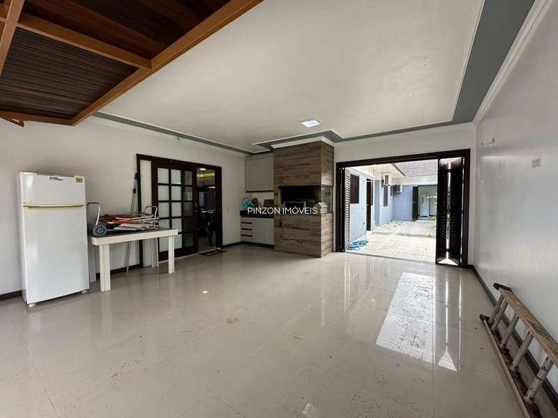 EXCELENTE CASA COM PISCINA A UMA QUADRA DO MAR: 13ª foto da galeria de imagens do imóvel