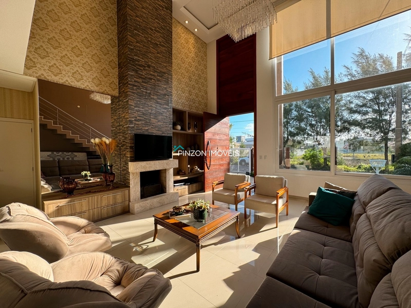 CASA DE ALTO PADRÃO A TRÊS QUADRAS DA PRAIA: 8ª foto da galeria de imagens do imóvel