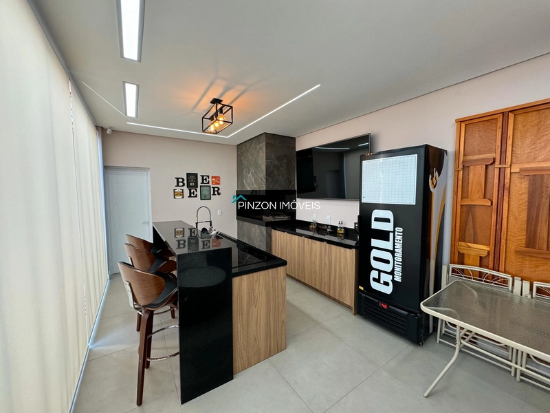 CASA DE ALTO PADRÃO A TRÊS QUADRAS DA PRAIA: 28ª foto da galeria de imagens do imóvel