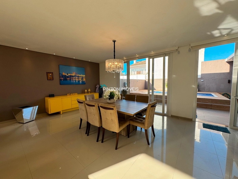 CASA DE ALTO PADRÃO A TRÊS QUADRAS DA PRAIA: 12ª foto da galeria de imagens do imóvel
