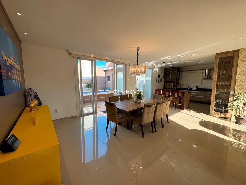 CASA DE ALTO PADRÃO A TRÊS QUADRAS DA PRAIA: 13ª foto da galeria de imagens do imóvel