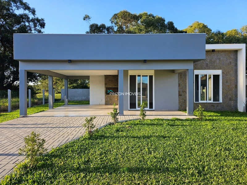 CASA PRÓXIMA AO CENTRO EM ARROIO DO SAL: 2ª foto da galeria de imagens do imóvel