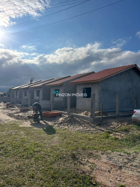APARTAMENTOS GEMINADOS NOVOS NA PRAIA DE ARROIO DO SAL: 3ª foto da galeria de imagens do imóvel