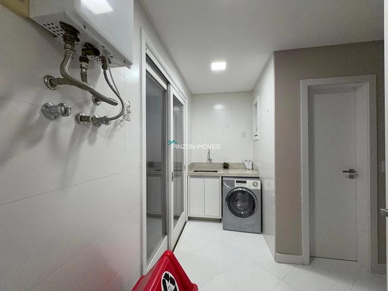 SOBRADO MOBILIADO DE 315 M² COM 05 SUÍTES E PISCINA AQUECIDA NO CONDOMÍNIO ATLÂNTIDA LAGOS PARK: 62ª foto da galeria de imagens do imóvel