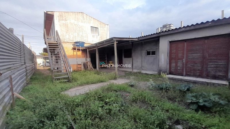 SOBRADO RESIDENCIAL E COMERCIAL EM LOCALIZAÇÃO ESTRATÉGICA NO LITORAL!: 26ª foto da galeria de imagens do imóvel