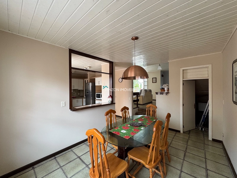 SOBRADO PRÓXIMO DA PRAIA COM 04 DORMITÓRIOS E ANEXO GOURMET EM XANGRI-LÁ – ORIENTAÇÃO CARDEAL LESTE: 8ª foto da galeria de imagens do imóvel