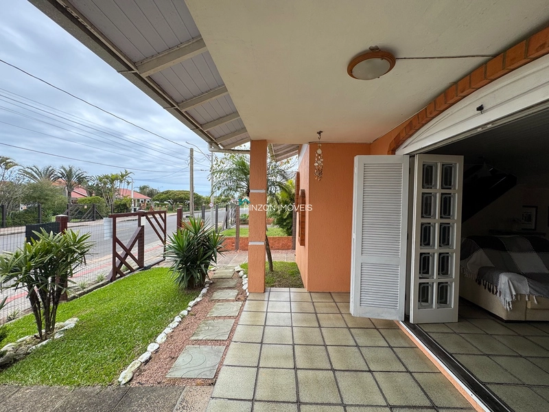 SOBRADO PRÓXIMO DA PRAIA COM 04 DORMITÓRIOS E ANEXO GOURMET EM XANGRI-LÁ – ORIENTAÇÃO CARDEAL LESTE: 5ª foto da galeria de imagens do imóvel