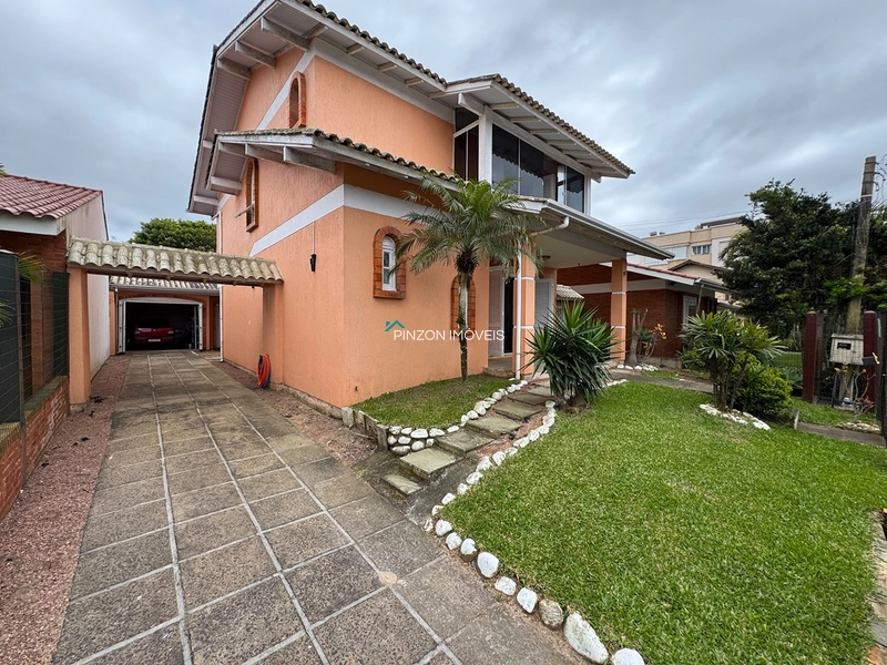 SOBRADO PRÓXIMO DA PRAIA COM 04 DORMITÓRIOS E ANEXO GOURMET EM XANGRI-LÁ – ORIENTAÇÃO CARDEAL LESTE: 2ª foto da galeria de imagens do imóvel