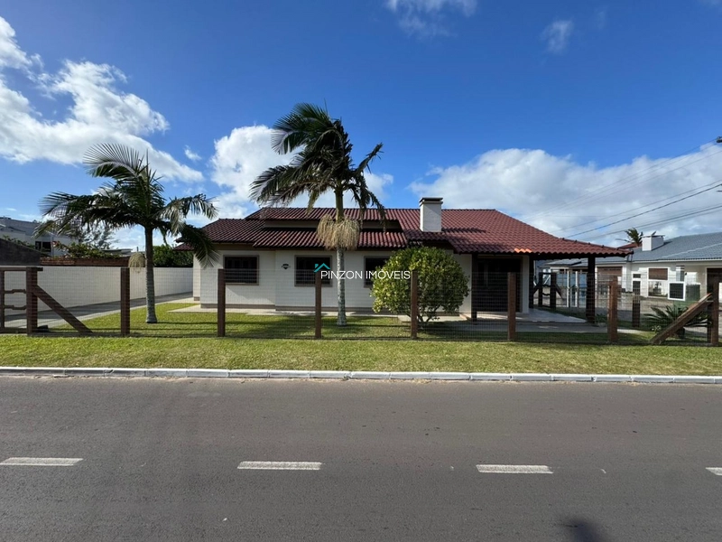 CASA NOVA, MOBILIADA E EM TERRENO DUPLO: 1ª foto da galeria de imagens do imóvel