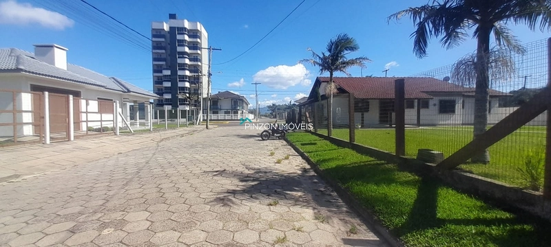 CASA NOVA, MOBILIADA E EM TERRENO DUPLO: 34ª foto da galeria de imagens do imóvel