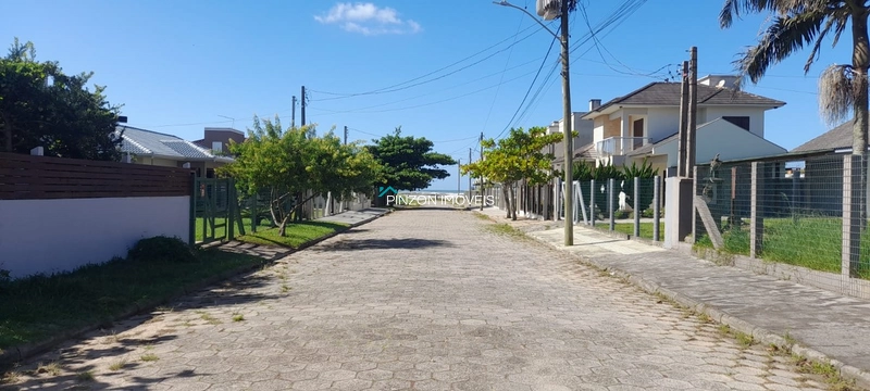 CASA NOVA, MOBILIADA E EM TERRENO DUPLO: 33ª foto da galeria de imagens do imóvel