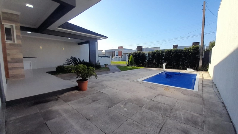 Casa de Alto Padrão a Apenas 1 Minuto da Praia em Arroio do Sal: 5ª foto da galeria de imagens do imóvel