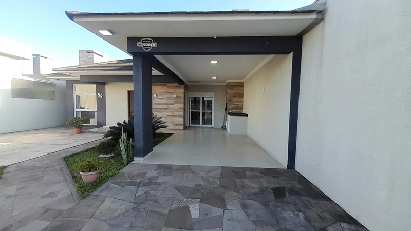 Casa de Alto Padrão a Apenas 1 Minuto da Praia em Arroio do Sal: 4ª foto da galeria de imagens do imóvel