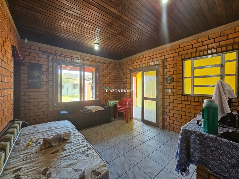 SUA CASA DE VERANEIO A APENAS 100 METROS DO MAR: 15ª foto da galeria de imagens do imóvel