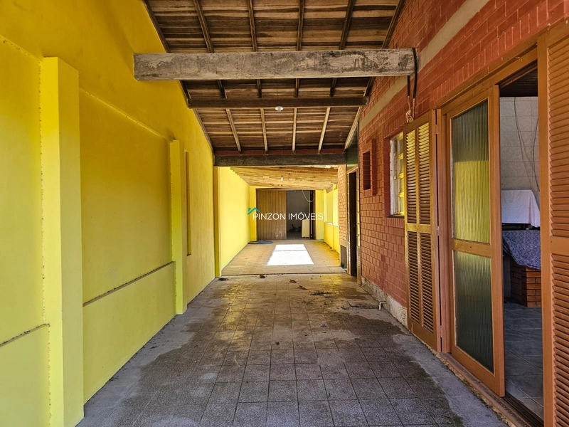 SUA CASA DE VERANEIO A APENAS 100 METROS DO MAR: 5ª foto da galeria de imagens do imóvel