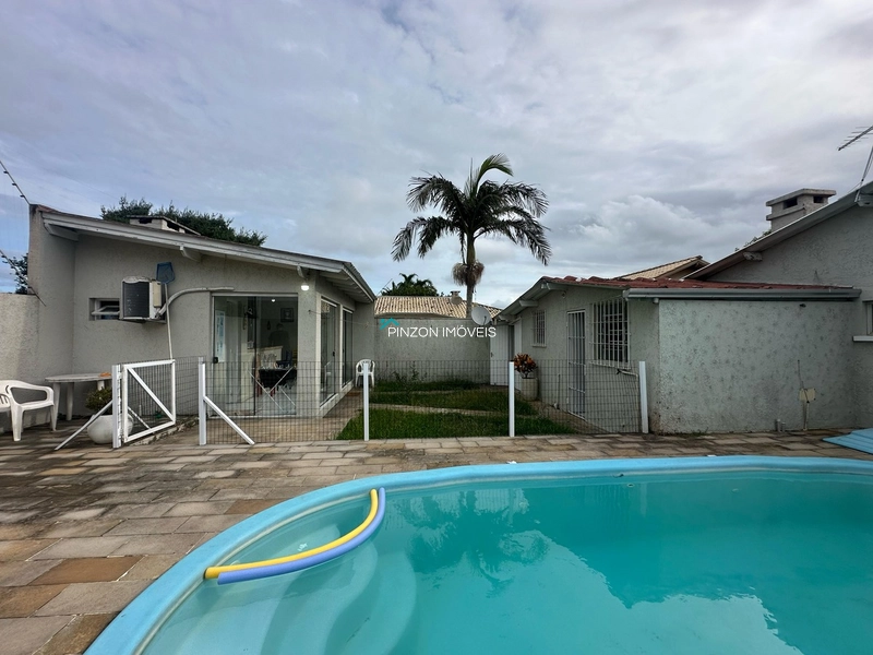 CASA COM PISCINA: 1ª foto da galeria de imagens do imóvel