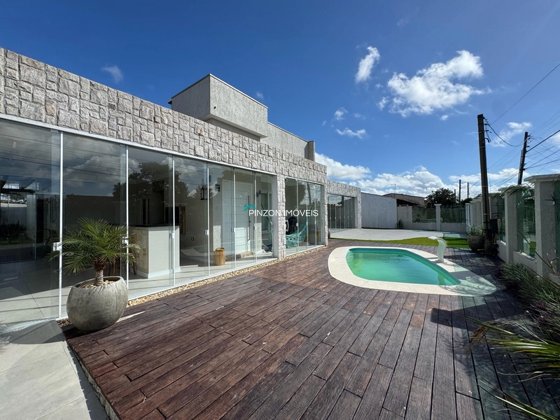 CASA COM 02 TERRENOS PRÓXIMA DA PRAIA: 1ª foto da galeria de imagens do imóvel