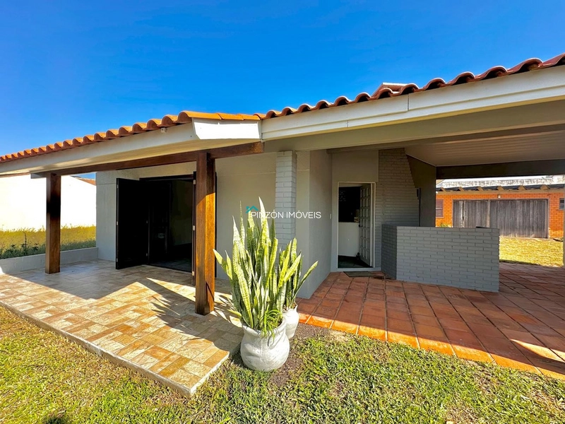 CASA COM 02 TERRENOS A 50M DA PRAIA: 3ª foto da galeria de imagens do imóvel