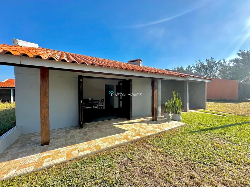 CASA COM 02 TERRENOS A 50M DA PRAIA: 1ª foto da galeria de imagens do imóvel