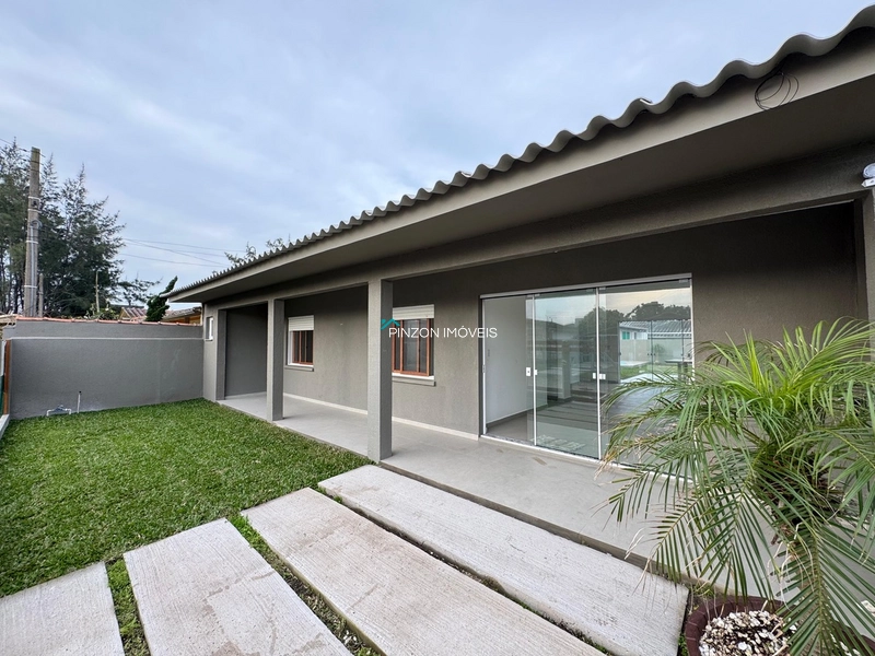 CASA COM PISCINA EM ATLÂNTIDA SUL: 2ª foto da galeria de imagens do imóvel