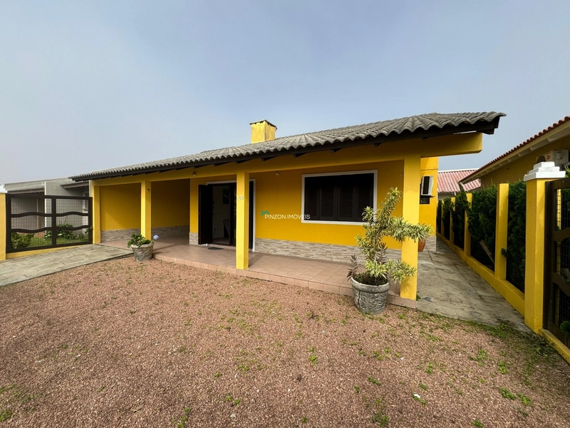 CASA A 50M DA PRAIA: 2ª foto da galeria de imagens do imóvel