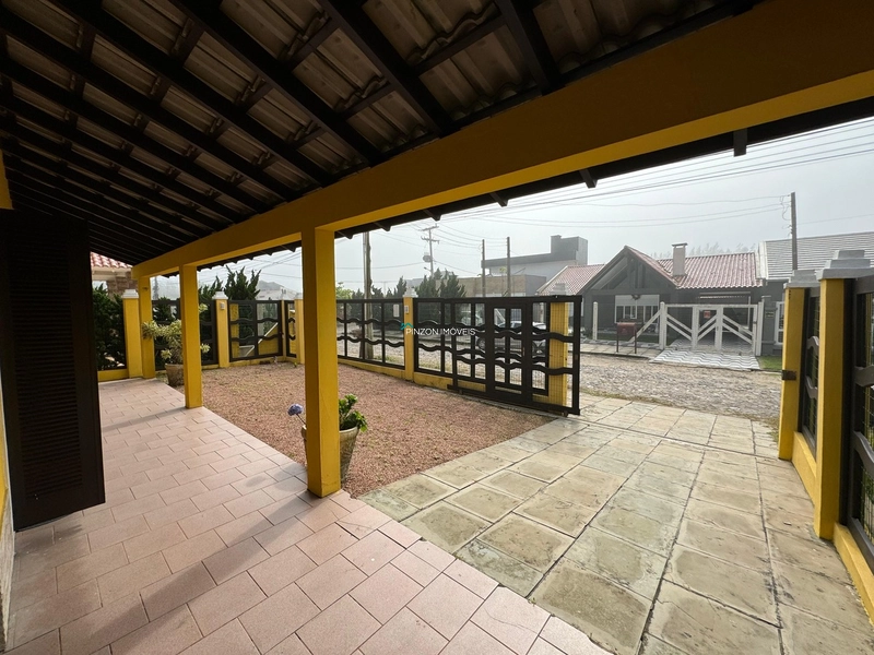 CASA A 50M DA PRAIA: 4ª foto da galeria de imagens do imóvel