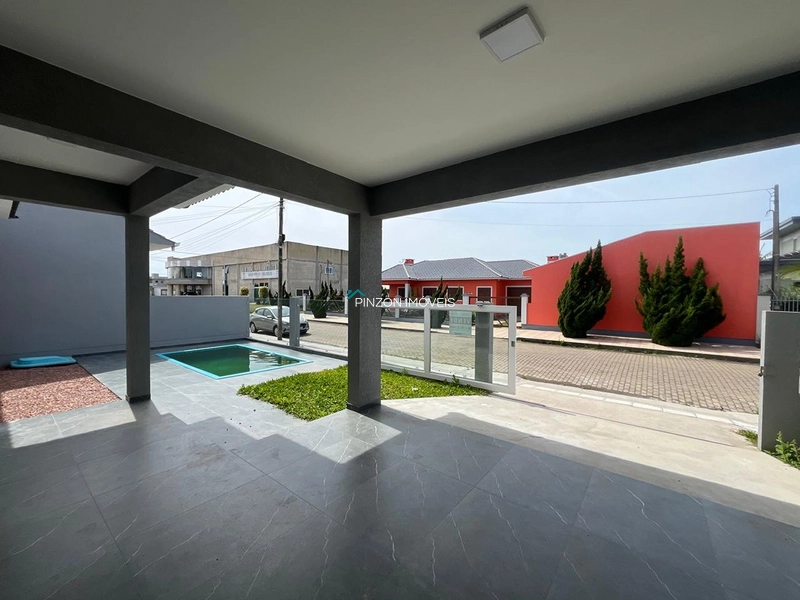 CASA COM PISCINA.: 4ª foto da galeria de imagens do imóvel