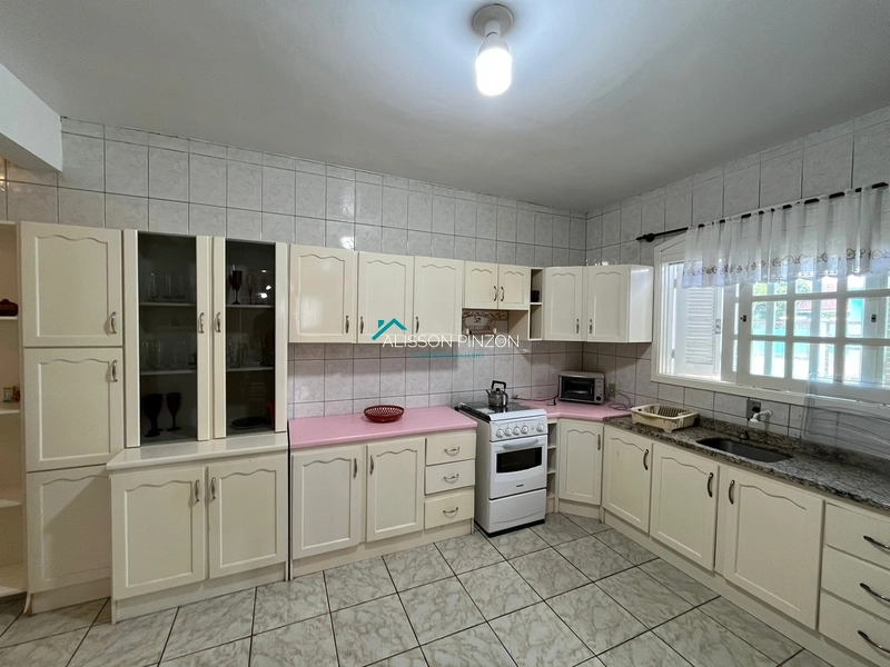 CASA COM 02 TERRENOS A 300 METROS DA PRAIA: 3ª foto da galeria de imagens do imóvel