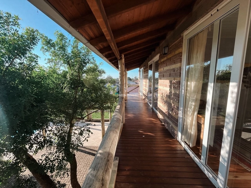 Casa rústica com piscina.: 10ª foto da galeria de imagens do imóvel
