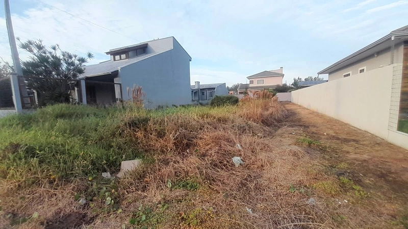 O terreno ideal para construir o seu futuro está a poucos passos do mar!: 4ª foto da galeria de imagens do imóvel