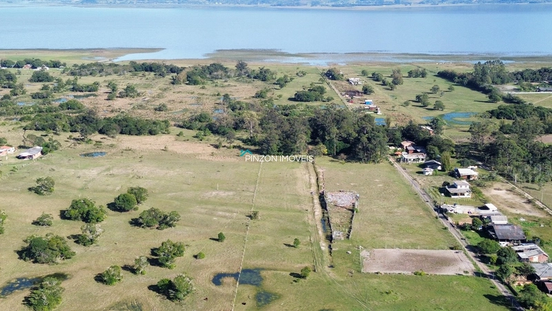 TERRENO À VENDA EM ARROIO DO SAL, COM ACESSO A LAGOA.: 3ª foto da galeria de imagens do imóvel