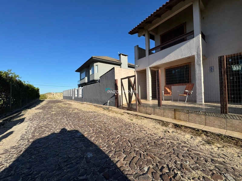 SOBRADO A 50 METROS DO MAR - XANGRI-LÁ: 2ª foto da galeria de imagens do imóvel
