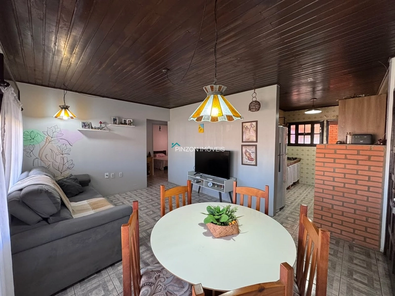 CASA COM 5 DORMITÓRIOS A 300 METROS DO MAR: 7ª foto da galeria de imagens do imóvel