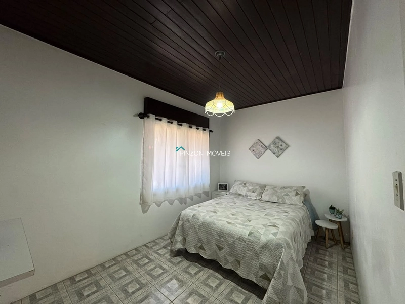 CASA COM 5 DORMITÓRIOS A 300 METROS DO MAR: 15ª foto da galeria de imagens do imóvel