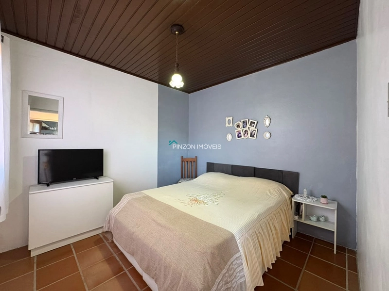 CASA COM 5 DORMITÓRIOS A 300 METROS DO MAR: 16ª foto da galeria de imagens do imóvel