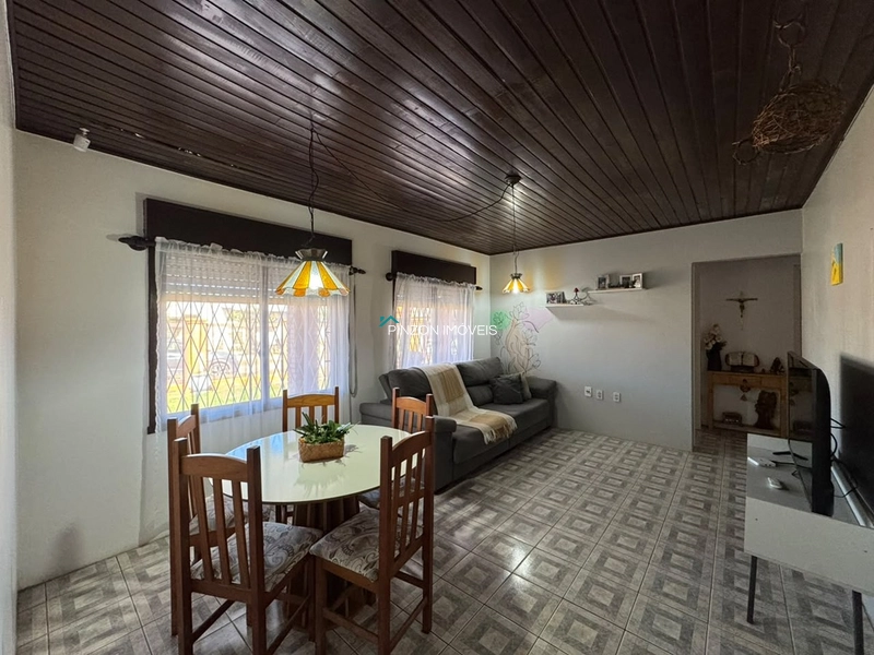 CASA COM 5 DORMITÓRIOS A 300 METROS DO MAR: 11ª foto da galeria de imagens do imóvel