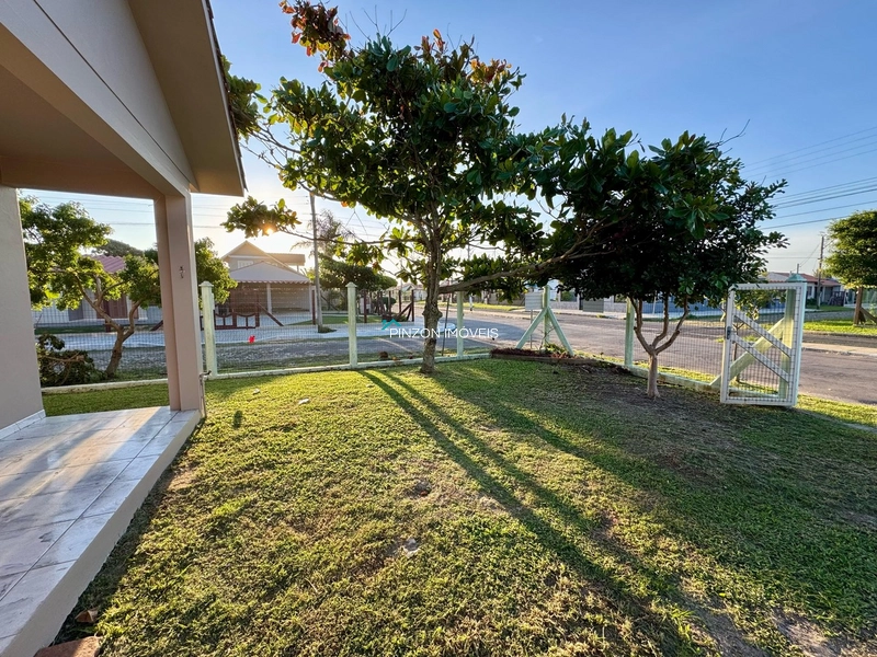 CASA NA AV. ATLÂNTIDA PRÓXIMA DA PRAIA: 3ª foto da galeria de imagens do imóvel