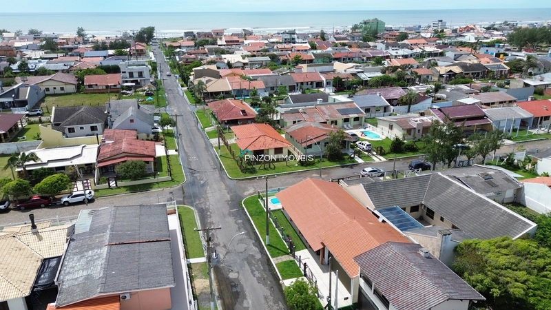 CASA COM 04 DORMITÓRIOS E PISCINA A 300 METROS DA PRAIA – ORIENTAÇÃO LESTE E NORTE: 7ª foto da galeria de imagens do imóvel