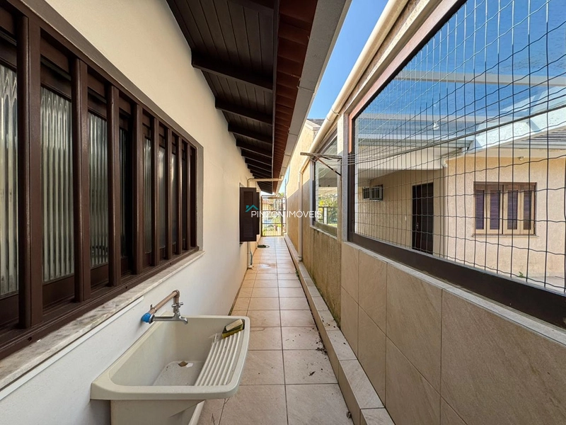 CASA COM 04 DORMITÓRIOS E PISCINA A 300 METROS DA PRAIA – ORIENTAÇÃO LESTE E NORTE: 29ª foto da galeria de imagens do imóvel