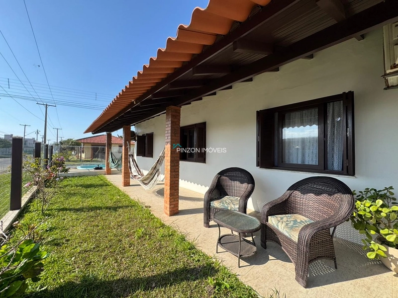 CASA COM 04 DORMITÓRIOS E PISCINA A 300 METROS DA PRAIA – ORIENTAÇÃO LESTE E NORTE: 5ª foto da galeria de imagens do imóvel