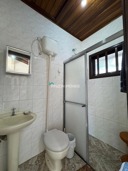 CASA COM 04 DORMITÓRIOS E PISCINA A 300 METROS DA PRAIA – ORIENTAÇÃO LESTE E NORTE: 26ª foto da galeria de imagens do imóvel