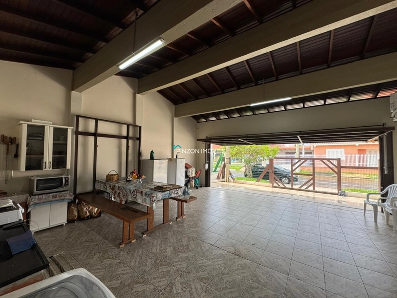 CASA COM 04 DORMITÓRIOS E PISCINA A 300 METROS DA PRAIA – ORIENTAÇÃO LESTE E NORTE: 10ª foto da galeria de imagens do imóvel