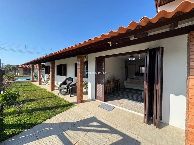 CASA COM 04 DORMITÓRIOS E PISCINA A 300 METROS DA PRAIA – ORIENTAÇÃO LESTE E NORTE: 6ª foto da galeria de imagens do imóvel