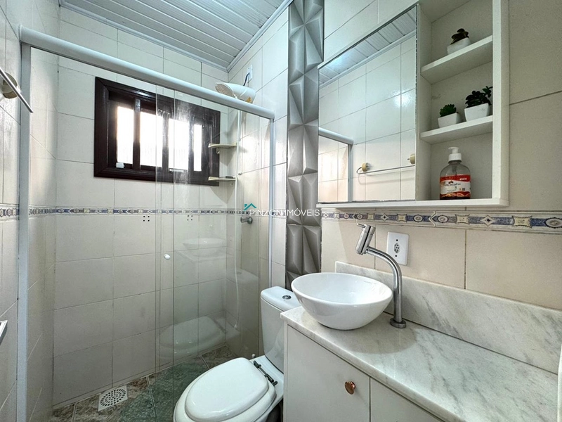 CASA COM 04 DORMITÓRIOS E PISCINA A 300 METROS DA PRAIA – ORIENTAÇÃO LESTE E NORTE: 15ª foto da galeria de imagens do imóvel