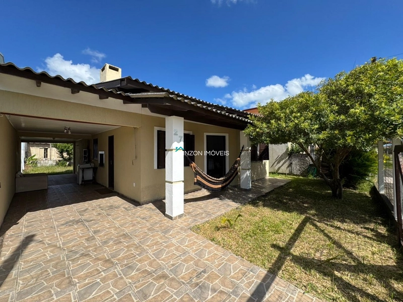 CASA A 250M DA PRAIA EM ATLÂNTIDA SUL: 1ª foto da galeria de imagens do imóvel