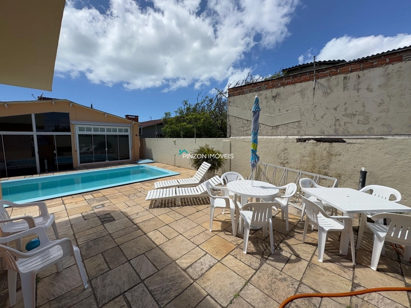 CASA COM PISCINA E DOIS TERRENOS.: 8ª foto da galeria de imagens do imóvel