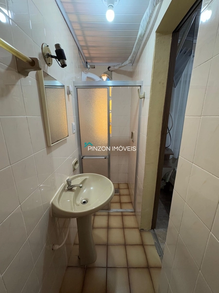 CASA COM PISCINA E DOIS TERRENOS.: 20ª foto da galeria de imagens do imóvel